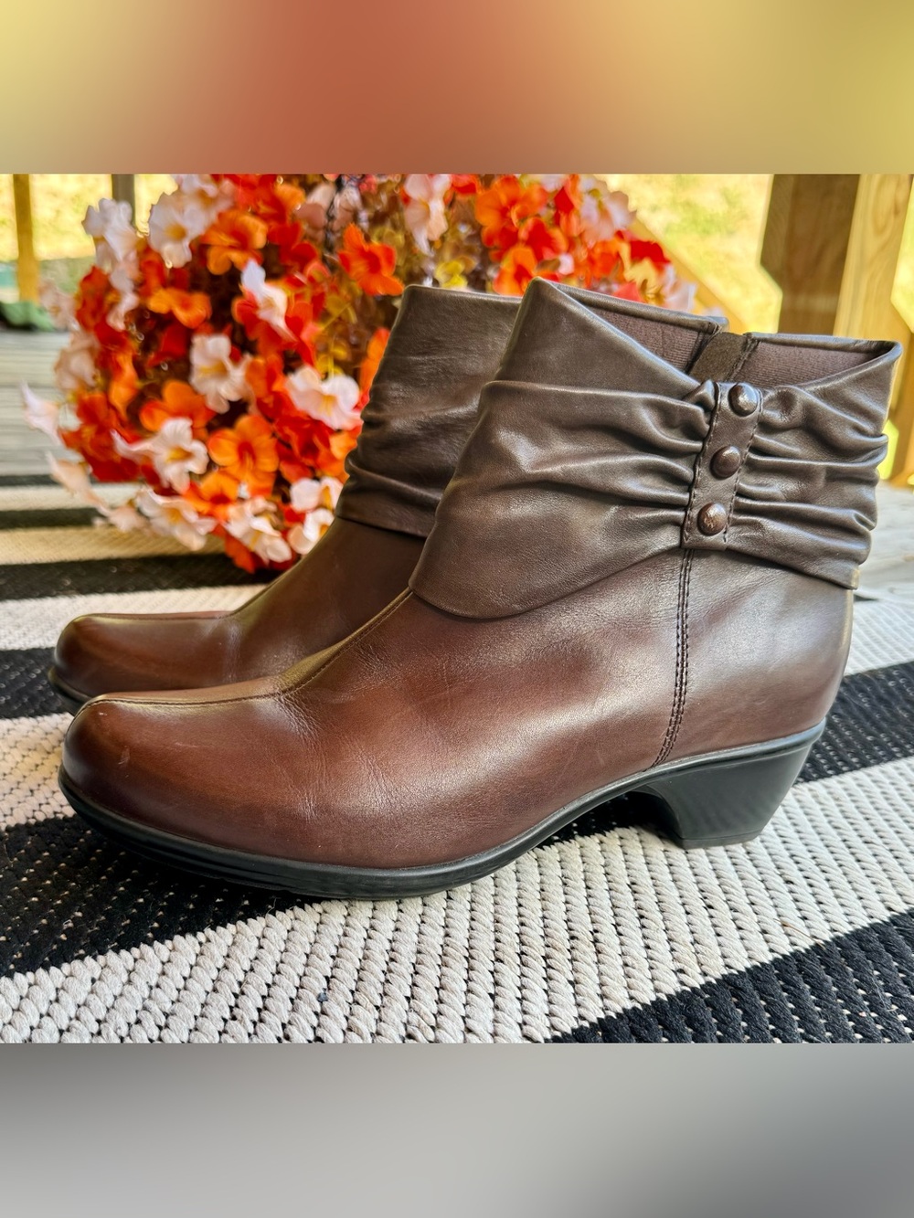 Clark’s Women's Brown Ruched Ankle Booties with Button Detail Size:10